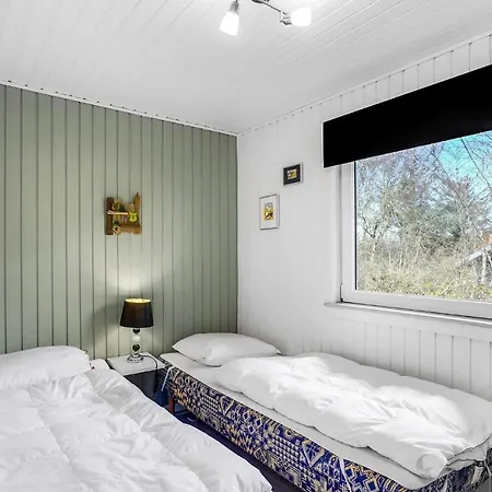 3 Bedroom Cozy In Holiday home